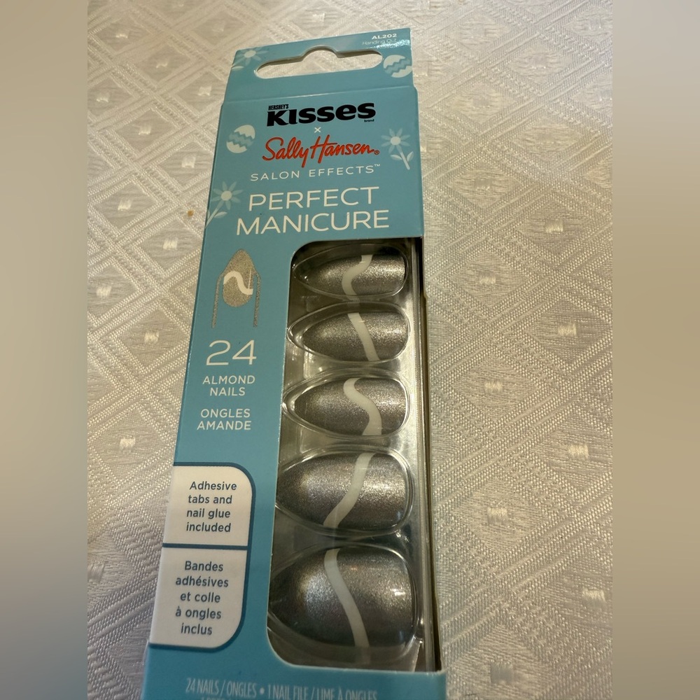 Sally Hansen press on nails